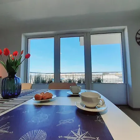 アパート Apartament Kapitanski Mostek 17a Z Widokiem Na Port I Latarnie Morska Oraz Garazem コウォブジェク