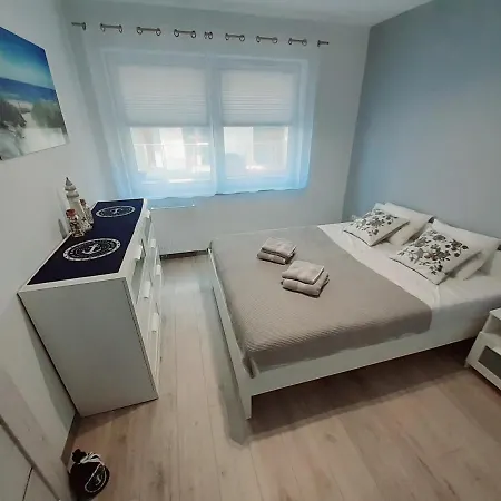 Apartament Kapitanski Mostek 17a Z Widokiem Na Port I Latarnie Morska Oraz Garazem Kolobrzeg
